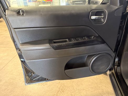 Certified 2016 Jeep Patriot High Altitude image 41