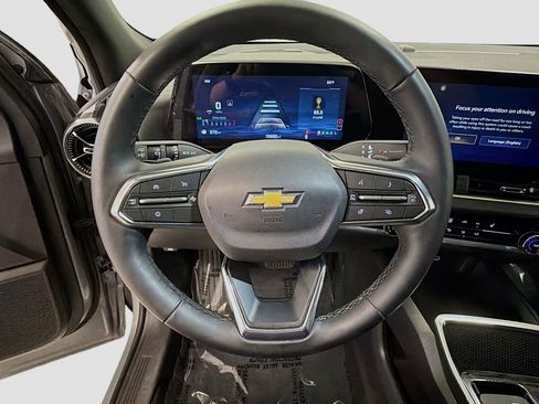 Used 2026 Chevrolet Equinox LT FWD image 14