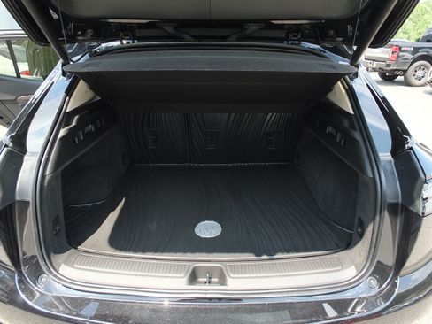 Used 2023 Buick Envision Avenir FWD image 16