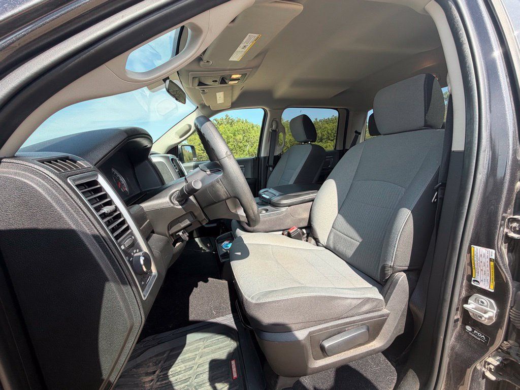 Used 2022 RAM 1500 Classic SLT AWD/4WD image 10
