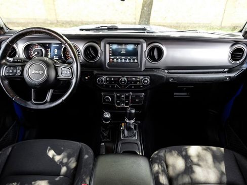 Used 2021 Jeep Gladiator Sport AWD/4WD image 5