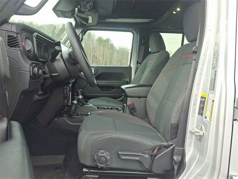 Used 2024 Jeep Wrangler Rubicon w/ Technology Group image 13