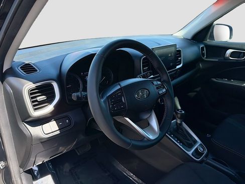 Used 2022 Hyundai Venue SEL w/ Cargo Package FWD image 9
