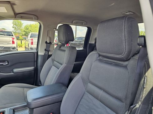 Used 2024 Nissan Frontier SV RWD image 17