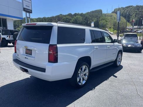 Used 2017 Chevrolet Suburban LT RWD image 4