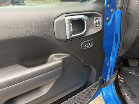 Used 2024 Jeep Wrangler Sport AWD/4WD image 17