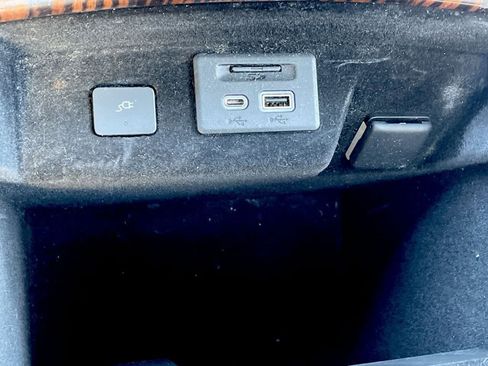 Used 2021 Cadillac Escalade ESV Premium Luxury w/ Performance Package image 30