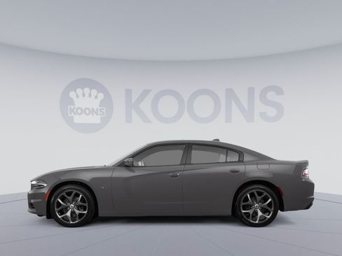 Used 2017 Dodge Charger R/T w/ Plus Group RWD image 2