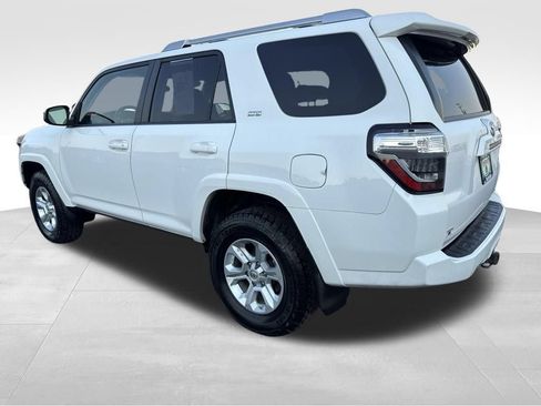 Used 2016 Toyota 4Runner SR5 AWD/4WD image 3