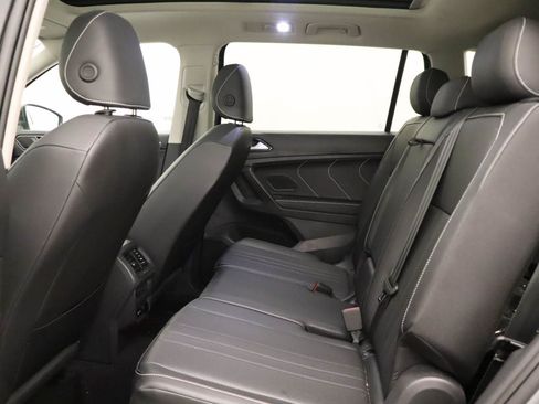 Certified 2023 Volkswagen Tiguan SE w/ Panoramic Sunroof Package FWD image 15