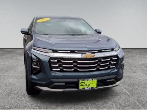 Certified 2025 Chevrolet Equinox LT FWD image 3