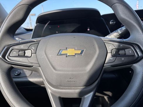 Used 2025 Chevrolet Trax LT image 27