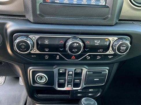 Used 2021 Jeep Wrangler Unlimited Sport image 23