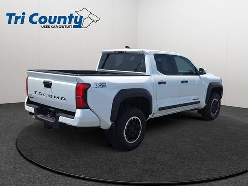 Certified 2026 Toyota Tacoma TRD Off-Road AWD/4WD image 8