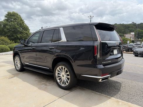 Used 2024 Cadillac Escalade Premium Luxury AWD/4WD image 6