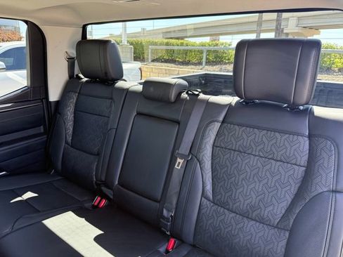 Used 2023 Toyota Tundra Limited image 30