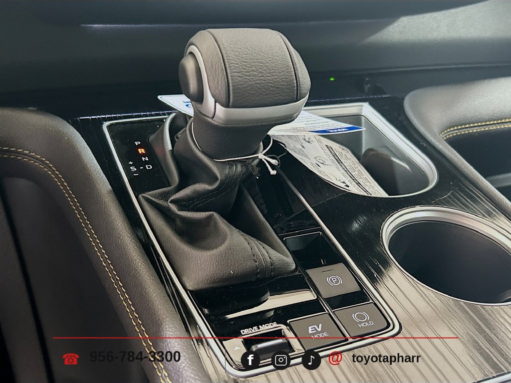 New 2026 Toyota Sienna XLE Woodland Edition AWD/4WD image 17