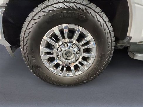 Used 2020 Ford F250 XLT w/ XLT Premium Package image 14