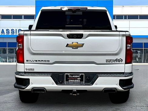 Used 2021 Chevrolet Silverado 1500 High Country w/ Technology Package AWD/4WD image 6