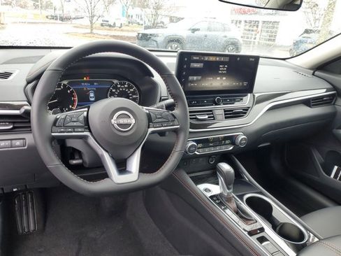 Certified 2025 Nissan Altima 2.5 SR w/ SR Premium Package AWD/4WD image 8