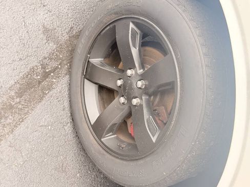 Used 2014 Dodge Challenger SXT RWD image 27