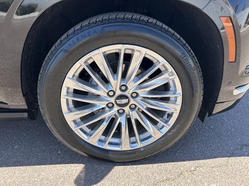 Certified 2025 Cadillac Escalade Premium Luxury w/ Touring Package AWD/4WD image 9