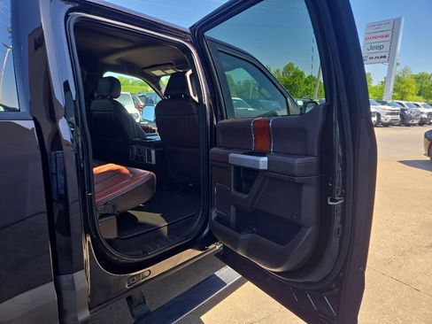 Used 2019 Ford F150 King Ranch w/ Equipment Group 601A Luxury AWD/4WD image 97