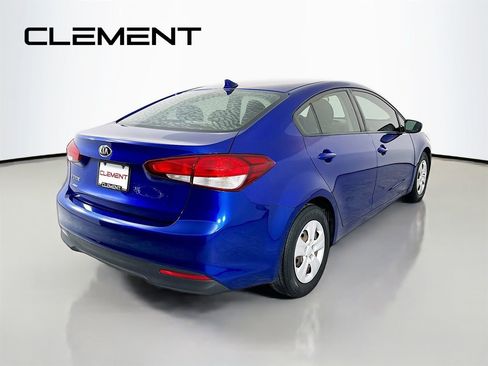 Used 2017 Kia Forte LX image 6