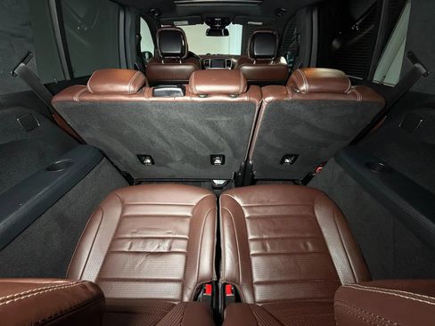 Used 2015 Mercedes-Benz GL 63 AMG 4MATIC image 9