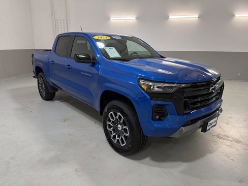 Used 2023 Chevrolet Colorado Z71 w/ Z71 Convenience Package 2 image 4