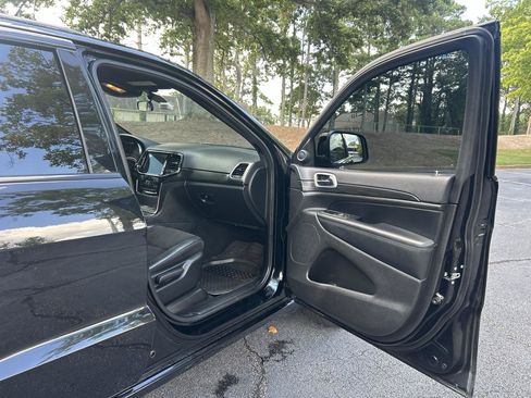 Used 2021 Jeep Grand Cherokee Laredo X AWD/4WD image 21