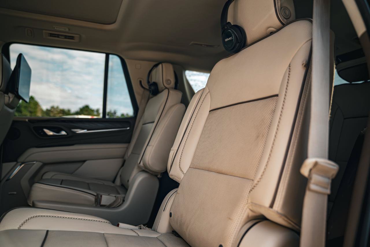 Used 2023 GMC Yukon Denali AWD/4WD image 26