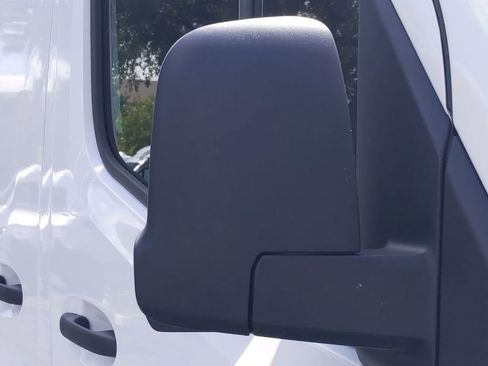 Used 2022 Mercedes-Benz Sprinter 2500 image 9