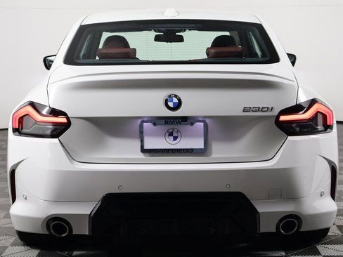 Used 2025 BMW 230i Coupe w/ M Sport Package image 5