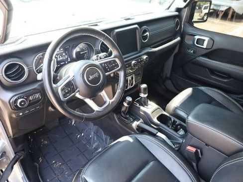 Used 2021 Jeep Wrangler Unlimited Sahara w/ Cold Weather Group AWD/4WD image 12