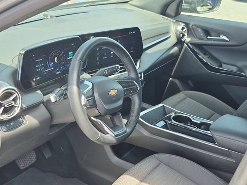 Used 2025 Chevrolet Equinox LT FWD image 15
