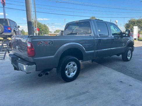 Used 2012 Ford F250 XLT w/ XLT Interior Pkg image 6