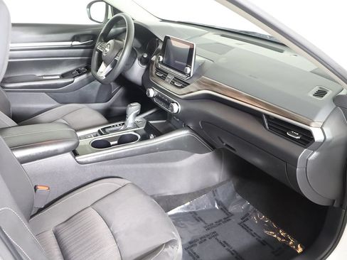 Used 2023 Nissan Altima 2.5 SV AWD/4WD image 19