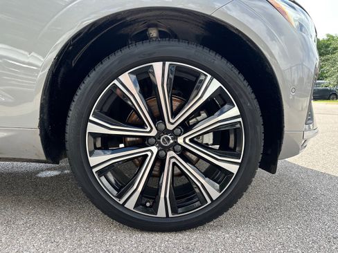Certified 2023 Volvo XC60 B5 Ultimate w/ Climate Package image 9