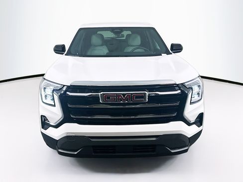Used 2026 GMC Terrain Elevation FWD image 2