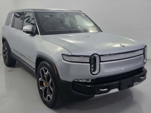 Used 2023 Rivian R1S Adventure AWD/4WD image 5