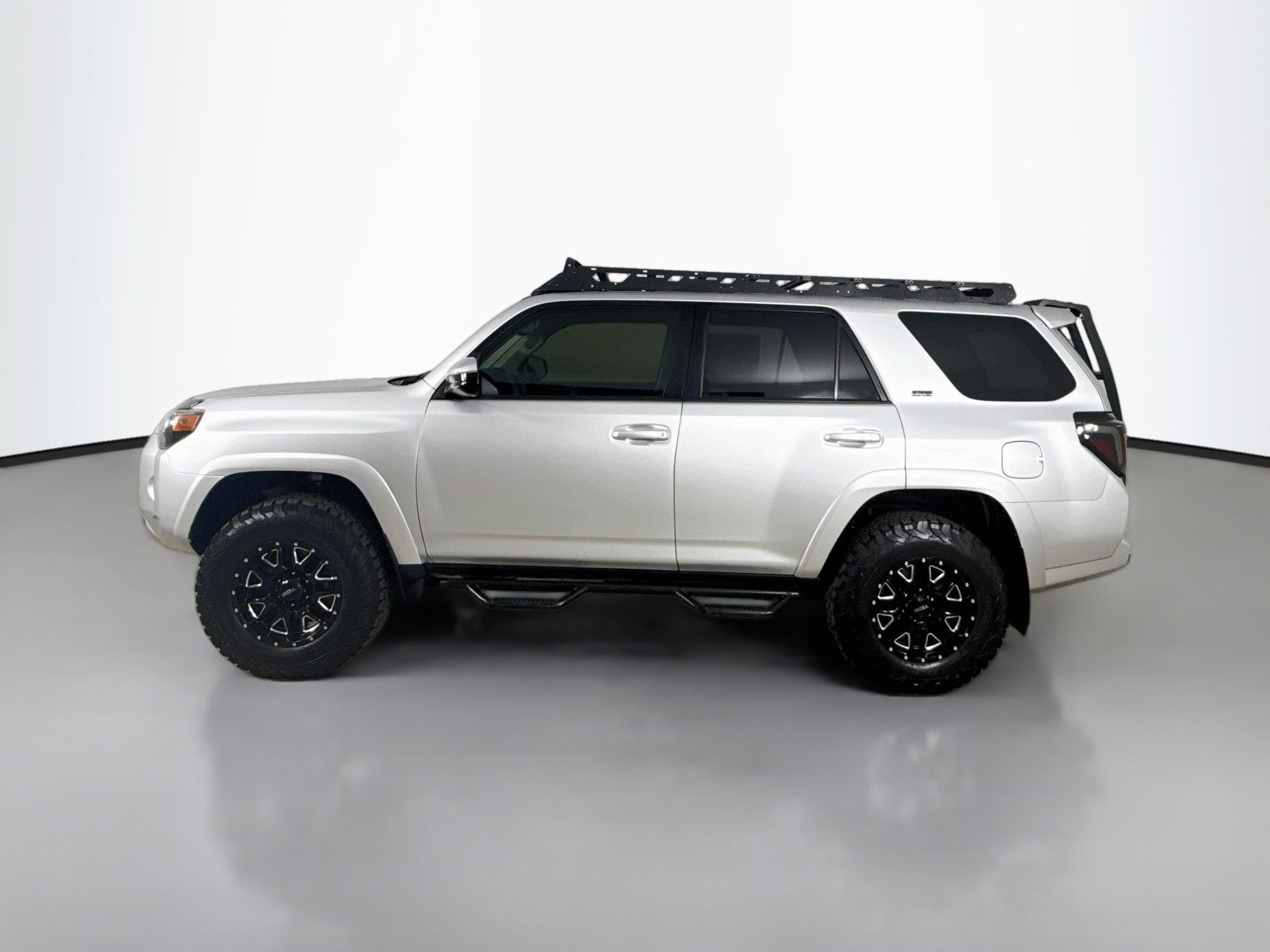 Certified 2022 Toyota 4Runner SR5 AWD/4WD image 4