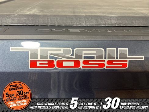 Used 2021 Chevrolet Silverado 1500 Custom Trail Boss w/ LPO, Dark Essentials Package image 21
