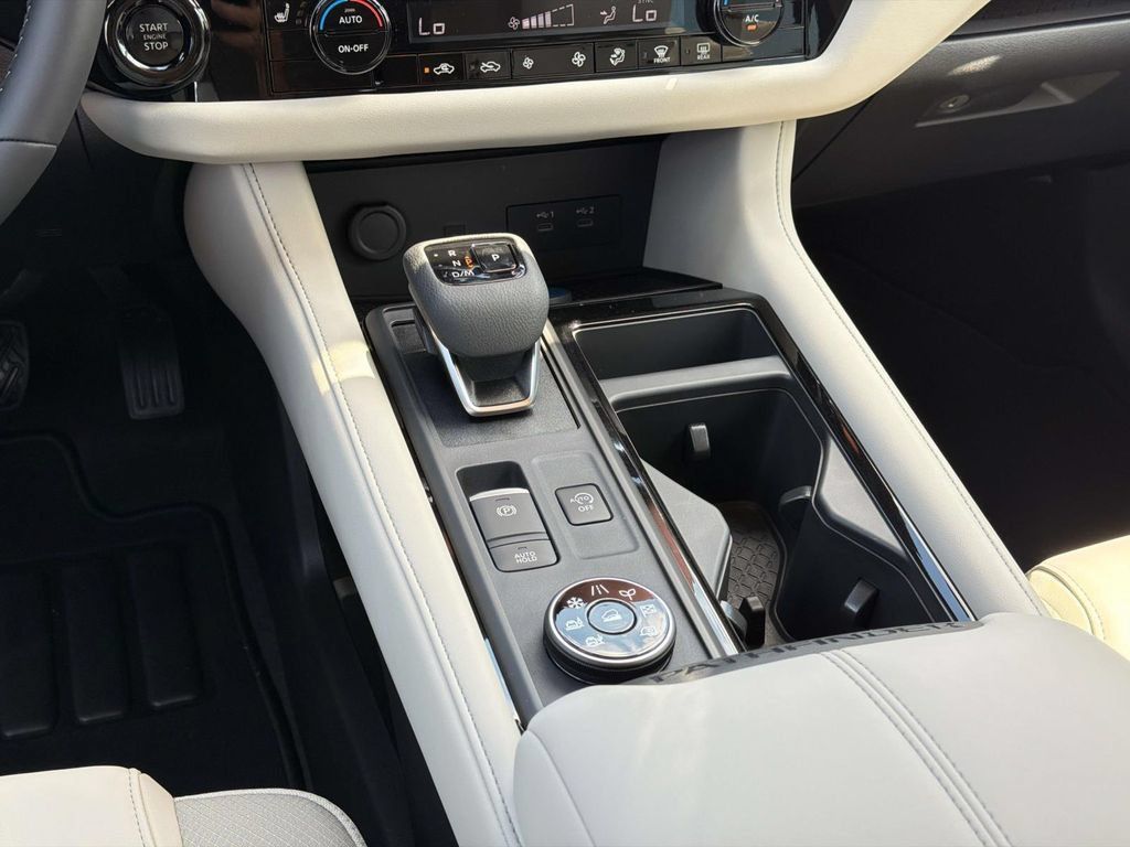 New 2026 Nissan Pathfinder SL AWD/4WD image 17