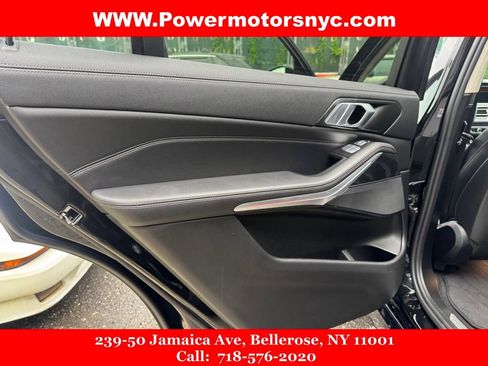Used 2022 BMW X7 xDrive40i w/ Premium Package AWD/4WD image 24