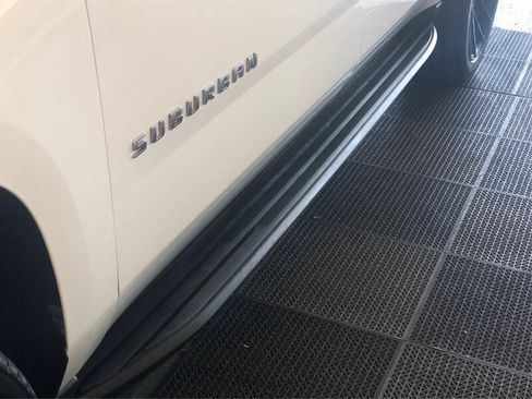 Used 2019 Chevrolet Suburban LT RWD image 20