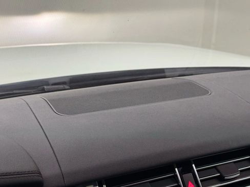 Used 2018 Land Rover Range Rover HSE image 32