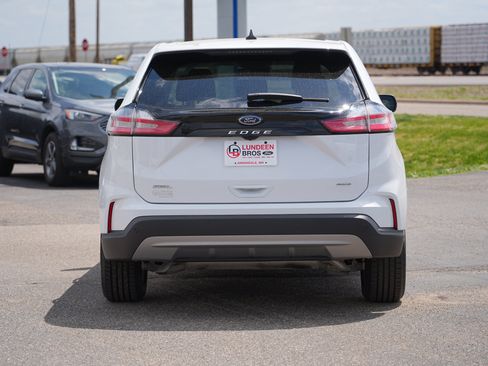 Used 2024 Ford Edge SEL w/ Convenience Package AWD/4WD image 4
