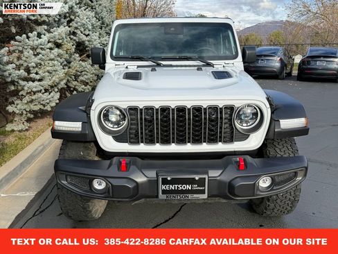 Used 2025 Jeep Wrangler Unlimited Rubicon image 2