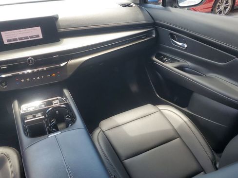 Used 2025 Nissan Murano SV FWD image 20